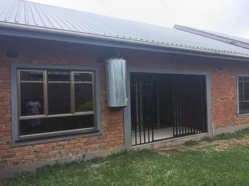 3 Bedroom Flat & Apartment