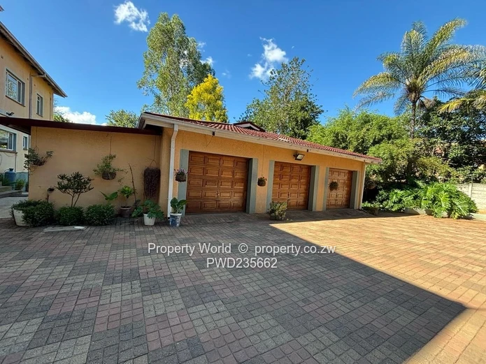 5 Bedroom House for Sale in Rolf Valley