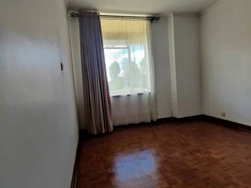 3 Bedroom Flat & Apartment