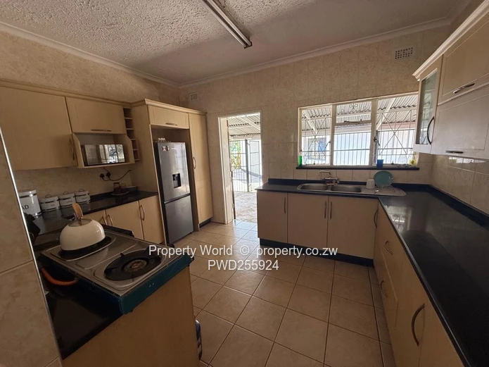 3 Bedroom House To Let In Braeside