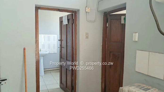 Office To Let In Avenues