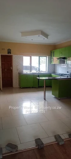 3 Bedroom Flat To Let In Newlands
