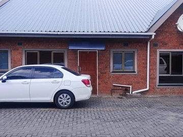 3 Bedroom Flat & Apartment