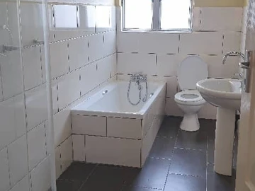 3 Bedroom Flat & Apartment