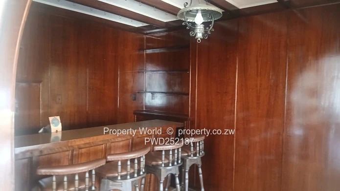 3 Bedroom House to Rent in Kensington