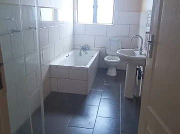 3 Bedroom Flat & Apartment