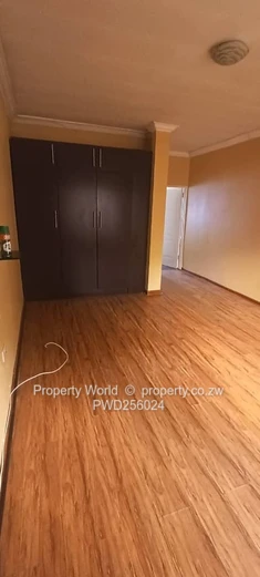 3 Bedroom Flat To Let In Newlands