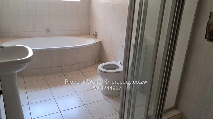 3 Bedroom House To Let In Greendale North