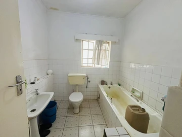 3 Bedroom Garden Flat