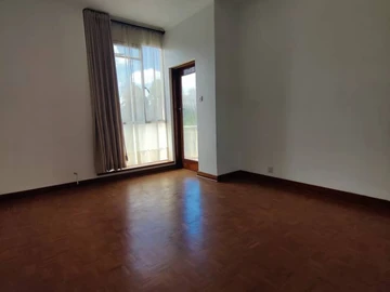 3 Bedroom Flat & Apartment