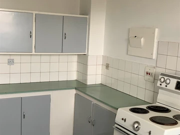 2 Bedroom Flat & Apartment