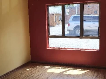 3 Bedroom Flat & Apartment