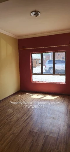 3 Bedroom Flat To Let In Newlands