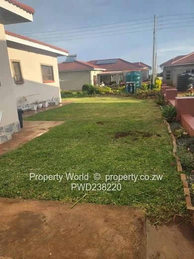 2 Bedroom Apartment To Let In Borrowdale