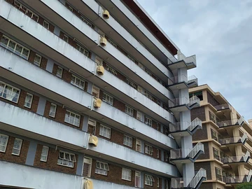 2 Bedroom Flat & Apartment